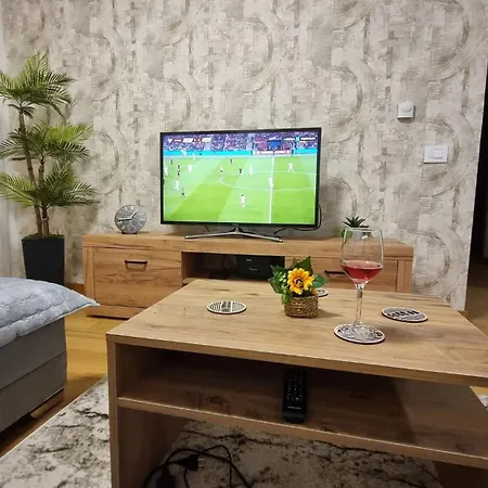 Dea Lux - Garage Parking -wifi Apartment Novi Sad