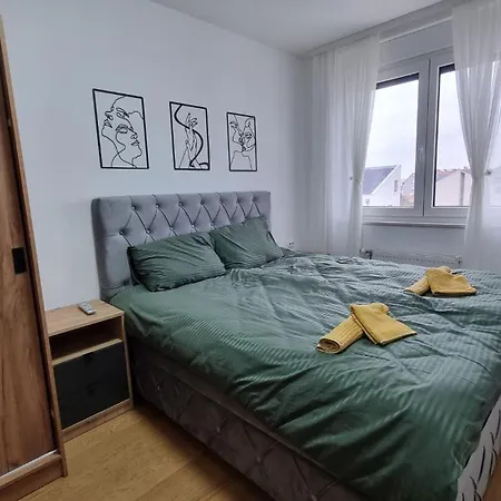 Dea Lux - Garage Parking -wifi Apartment