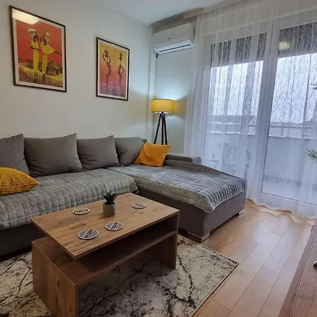 Dea Lux - Garage Parking -wifi * Novi Sad